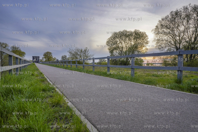 Licząsy 700 metrów most Siekierki - Neur dnitz nad...