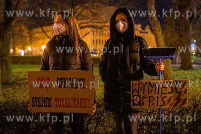 Gdańsk, Protest "Po miesiącu się nie damy"! 23.11.2020...