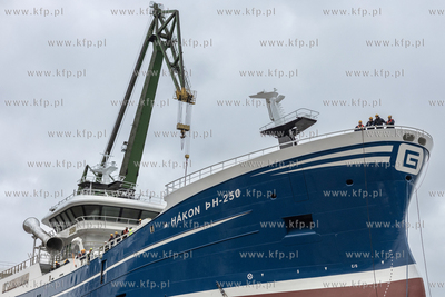 Gdańsk. Wodowanie statku rybackiego Hákon w Karstensen...