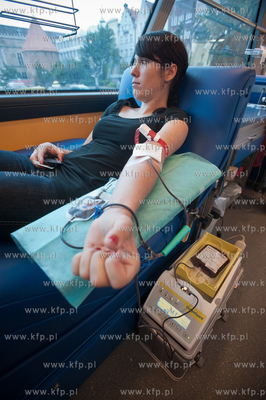 Gdansk. Swiatowy Dzien Krwiodawcy. Bankowa Akcja Honorowego...