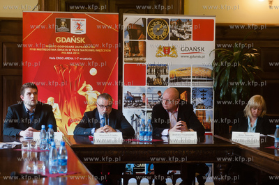 Gdansk. Sala Herbowa budynku Rady Miasta. Konferencja...