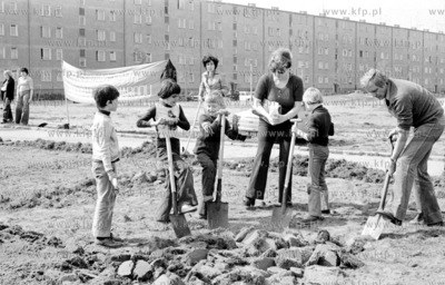 Czyn spoleczny na jednym z gdanskich osiedli. Prosimy...