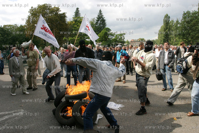 Kilka dni przed 25 rocznicą podpisania porozumien...