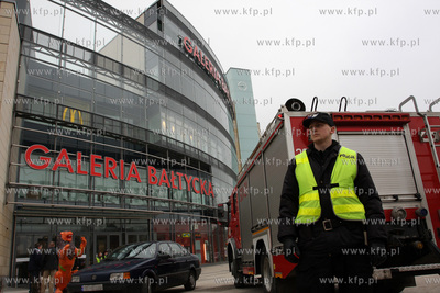 Alarm bombowy w Galerii Baltyckiej - najwiekszej galerii...