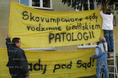 Elblag. Sad Rejowony. Ojcowie i przedstawiciele kilkunastu...