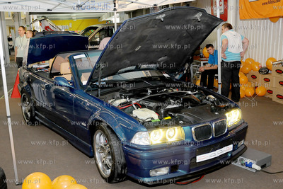 Trojmiejskie Targi Motoryzacyjne w hali wystawienniczej...