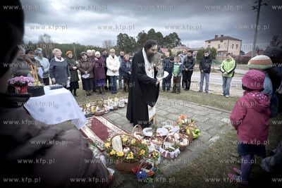Bialystok-Ogrodniczki. Swieta Wielkanocne w kosciele...