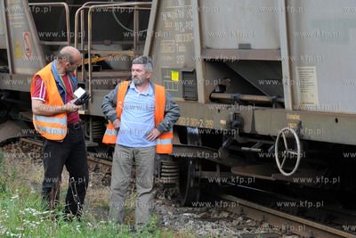 W Gdyni doszlo do wykolejenia cysterny przwozacej siarczan...