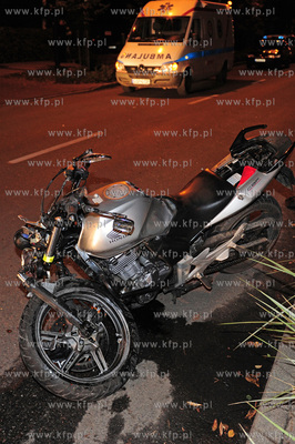 Sopot. Ul. Powstancow warszawy k. hotelu Grand. Samochod...