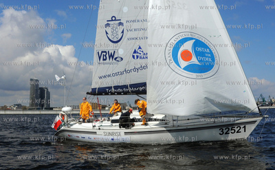 Gdynia. Pozegnanie kpt. Krystiana Szypki, ktory na...