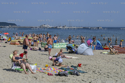 Sopot. Szczyt sezonu i upalna pogoda na sopockiej plazy....