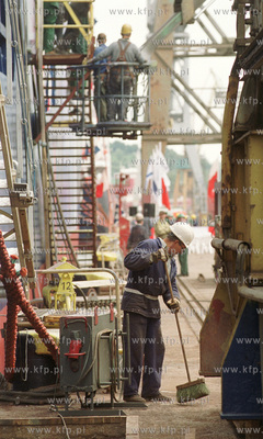 Stocznia Gdynia.26.06.2002fot. Wojtek Jakubowski...