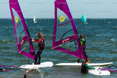 Plaza w Sopocie, przy Sopockim Klubie Zeglarskim. Briefing...