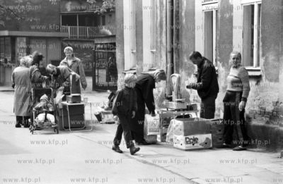 Handel uliczny w Wejherowie na Kaszubach. 1991 koscierzyna_wejherowo_1991...