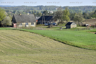 Wieś  Borzestowska Huta w gminie Chmielno na Kaszubach....