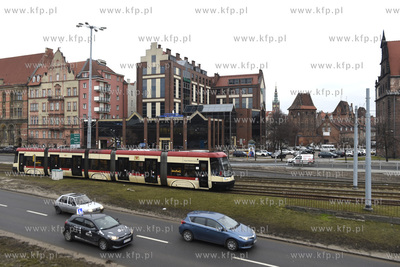 Gdańsk. Węzeł Okopowa. Tramwaj Pessa Swing na ul....