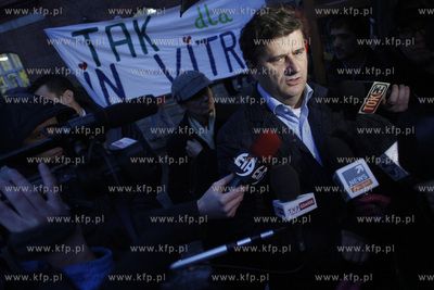 Gdansk. Posel Janusz Palikot  podczas manifestacji...