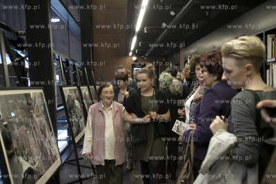 Wernisaż wystawy fotografii Romana Jochera pt. Ojciec...