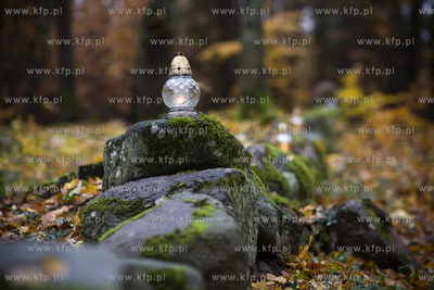 Dzień Wszystkich Świętych. Cmentarz ewangelicki...