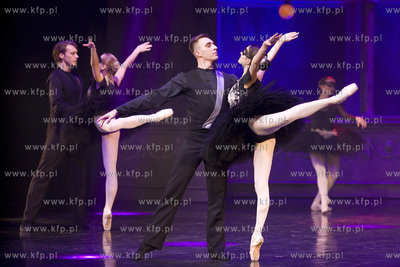 Włoska noc. Gala Sylwestrowo-noworoczna. Nz. balet.
31.12.2016
fot....