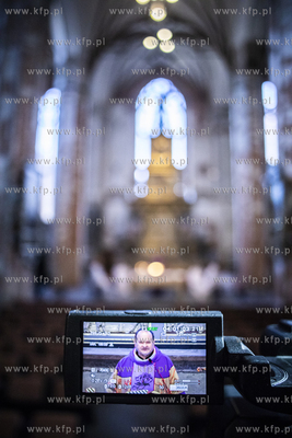 Niedzielna msza św. w Centrum św. Jana odbyła się...