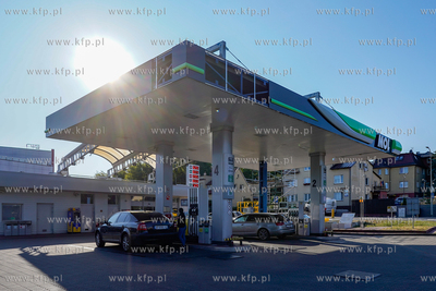 Gdansk, Suchanino, ul. Beethovena. Stacja paliw Lotos...