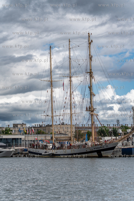Żaglowiec STS "Pogoria" powrócił do Gdyni po zakończeniu...