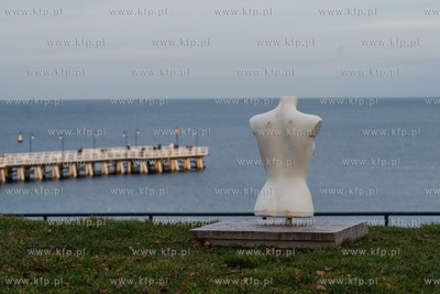 Tajemnicza instalacja przy Promenadzie Królowej Marysieńki...