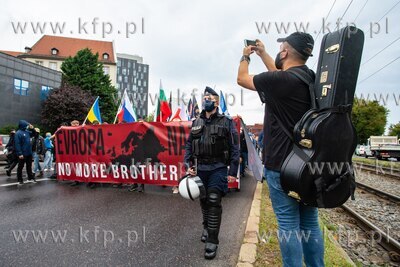 Gdańsk. Marsz nacjonalistów i kontrmanifestacja....