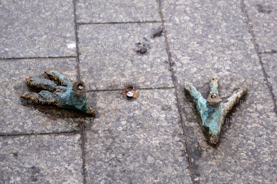 Gdańsk Wrzeszcz. Nz. Okradziona fontanna z rzeźbą...