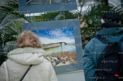 Gdansk. Galeria Przymorze. Wystawa zdjec fotografa...