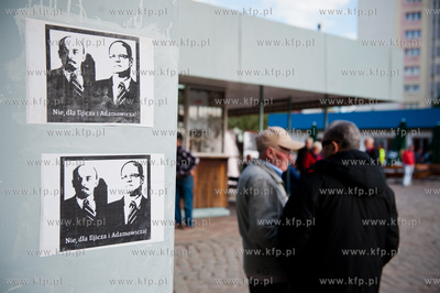 Gdansk. Happening przed Brama Historyczna nr 2 Stoczni...