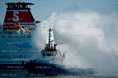 Gdynia. Swieto Morza. Pokaz dzialan antyterrorystycznych...