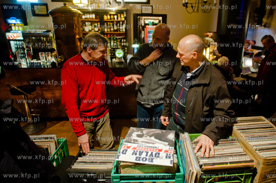 Gdynia. Klub Desdemona. Muzyczny Pchli Targ, ipreza...