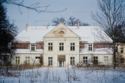 Tereny zespolu dworsko-palacowego z folwarkiem w Rusocinie.
27.01.2014
fot....