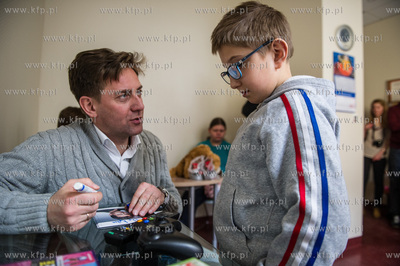 Gdansk. Aktor Rafal Krolikowski odwiedzil dzieci w...