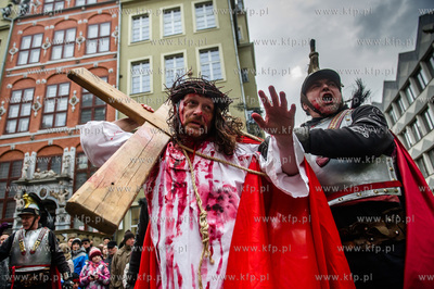 Wielki Piatek. Misterium Meki Panskiej na ulicach Gdanska.
25.03.2016
fot....