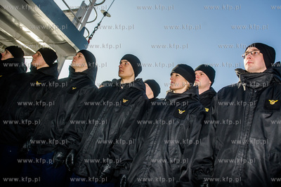 Port Wojenny w Gdyni Oksywiu. ORP Arctowski z grupą...