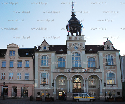Rynek starego miasta w Wejherowie. Nz. Ratusz16.02.2007Fot....