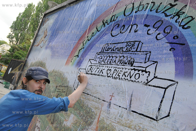 Lato zaczyna sie w Gdyni czyli Cudawianki. Nz. URBAN...