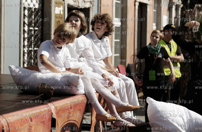 Gdansk. Dlugi Targ. Happening pt Aktorzy Przyjechali...