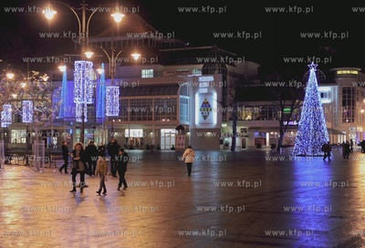 Sopot. Plac Przyjaciol Sopotu. Nz swiateczna iluminacja....