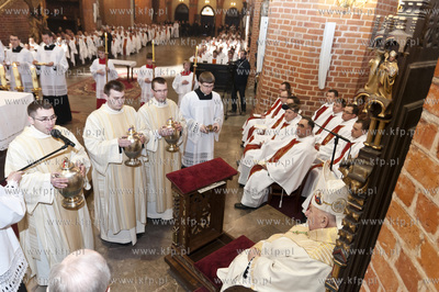 Wielki Czwartek, Msza Krzyzma w katedrze pelplinskiej...