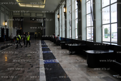 Dworzec kolejowy Gdynia Glowna oddany do uzytku po...