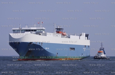 Stocznia Gdynia. Samochodowiec PC/TC Baltic Ace
02.08.2012
fot....