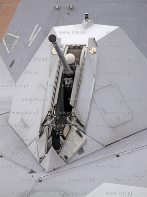 Do gdanskiego portu przypynal niecodzienny okręt HSwMS...