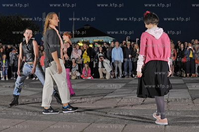 Sopot. Skwer Kuracyjny - fontanna. Pokaz fontanny oraz...