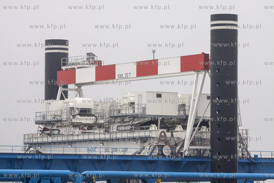 Zourite, barka samopodnosna do budowy estakady przybrzeznej...