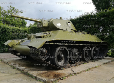 Gdańsk. Al. Zwycięstwa. Pomnik, czołg T34/79 1 Brygady...