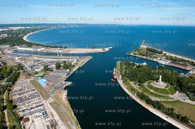 Westerplatte, oraz wejscie do Portu Gdansk, widziane...